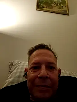 English1976 online show from October 28, 6:51 pm