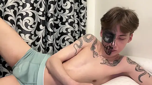 Snapshot of aplant_ chatting on October 30, 11:34 pm aplant  online show from October 30, 11:34 pm