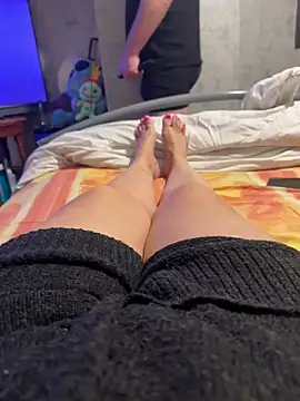 Snapshot of Lylyetcedric chatting on January 5, 10:13 pm Lylyetcedric online show from January 5, 10:13 pm