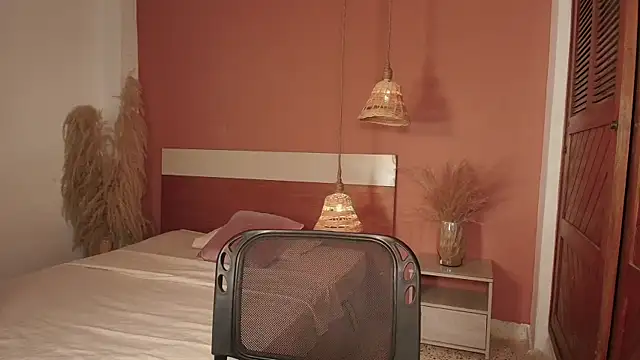 Snapshot of Ebonyswet_ chatting on December 15, 8:14 pm Ebonyswet online show from December 15, 8:14 pm