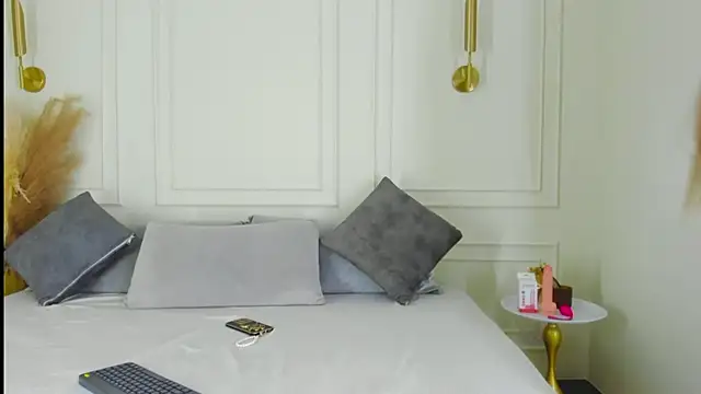 Snapshot of imVictoria_ chatting on December 4, 9:47 pm imVictoria online show from December 4, 9:47 pm