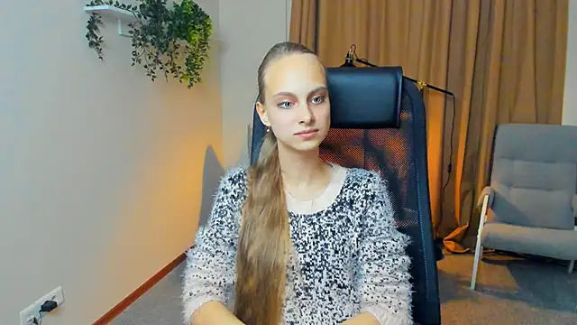 Snapshot of EmaBolins chatting on October 29, 11:42 am EmaBolins online show from October 29, 11:42 am