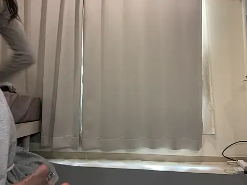 Snapshot of eroeroMiYUeroeo chatting on November 3, 4:07 am eroeroMiYUeroeo online show from November 3, 4:07 am