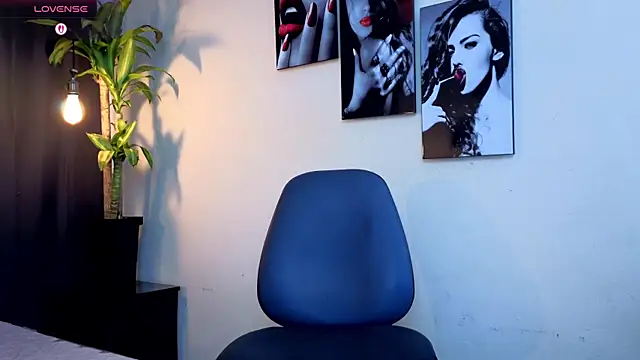 Snapshot of Flor_Gil chatting on November 11, 3:45 am Flor Gil online show from November 11, 3:45 am