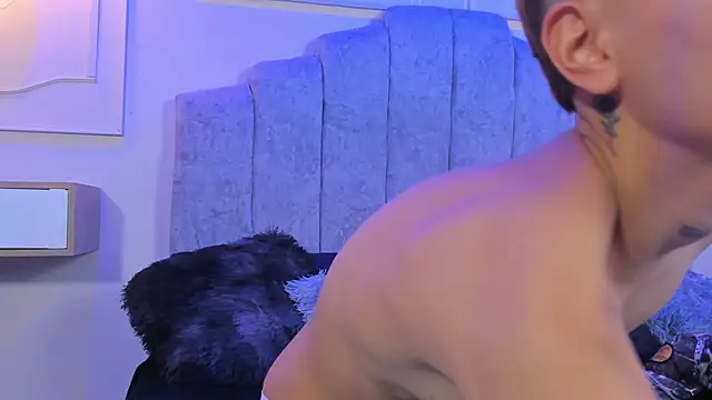 youlittle bonny online show from October 29, 12:37 pm