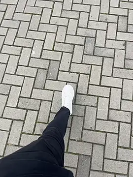 LeoBlaze13 online show from October 29, 5:45 pm