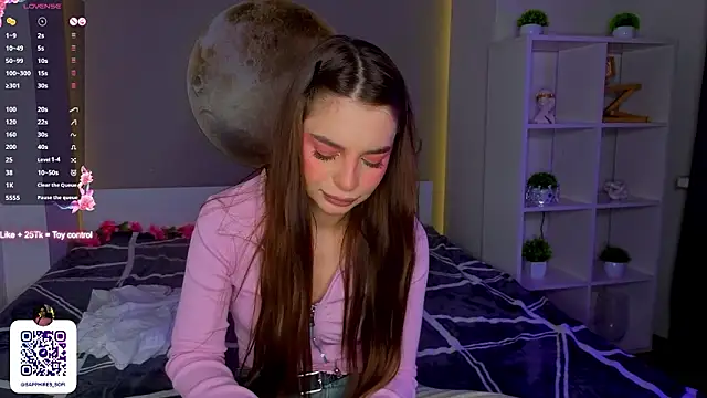 LauraHansil online show from March 4, 7:10 pm