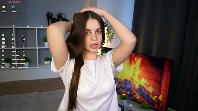 LauraHansil online show from November 4, 7:45 am