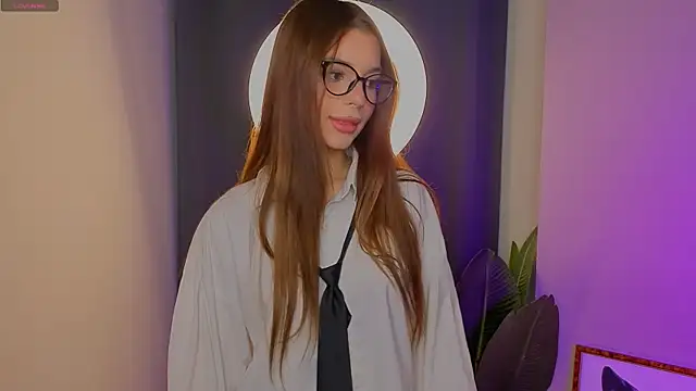 LauraHansil online show from April 15, 7:07 pm