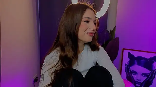 LauraHansil online show from April 7, 7:15 pm