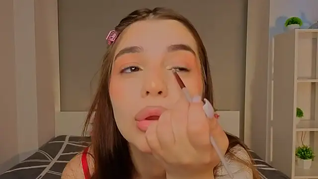 LauraHansil online show from February 7, 6:32 am