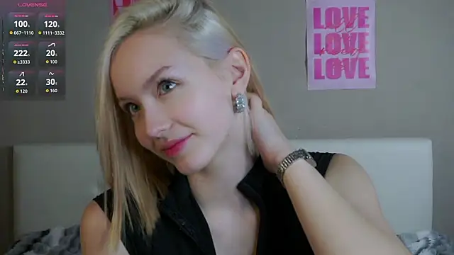 VetaManhardt online show from March 13, 11:32 pm