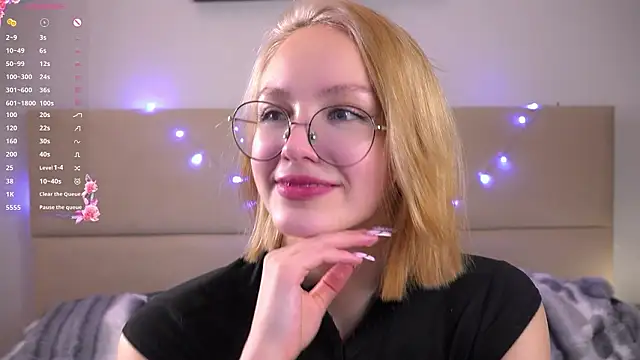 VetaManhardt online show from February 3, 8:58 pm