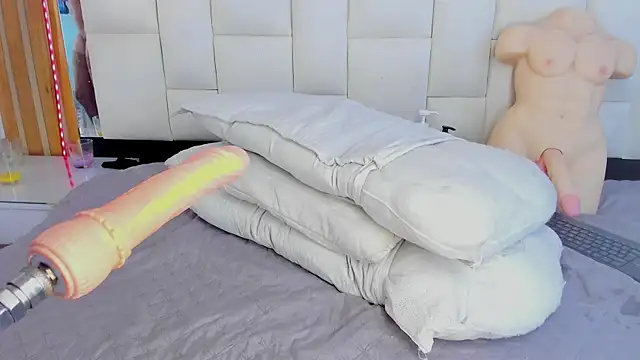 alana  ramos online show from March 24, 11:10 am