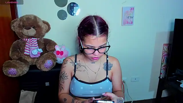 Emma boo online show from April 17, 11:51 pm