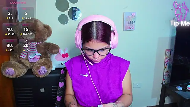 Emma boo online show from March 8, 2:53 pm