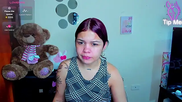 Emma boo online show from April 4, 4:46 pm