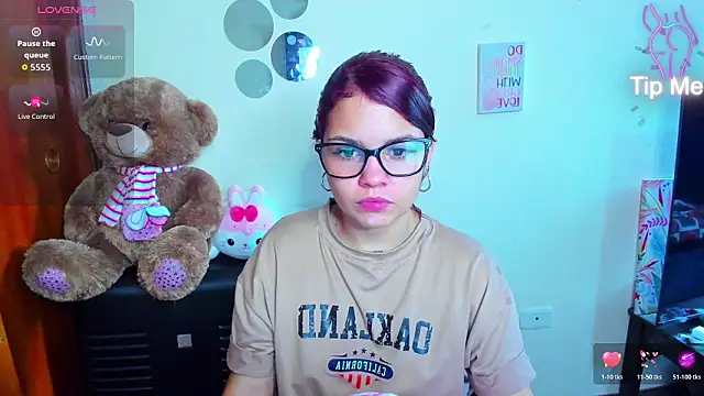 Emma boo online show from March 27, 4:19 pm