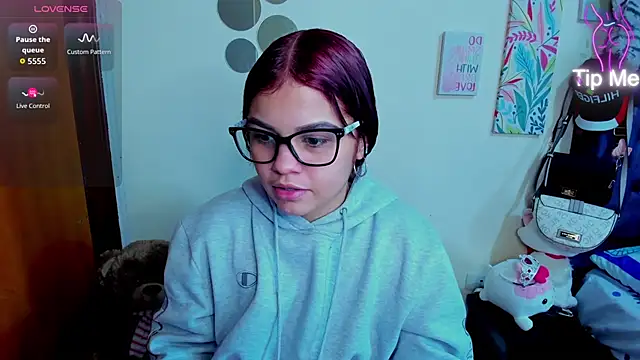 Snapshot of Emma_boo chatting on December 14, 7:08 pm Emma boo online show from December 14, 7:08 pm