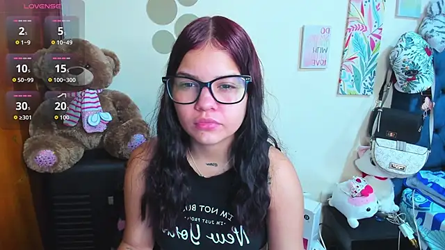 Snapshot of Emma_boo chatting on December 20, 2:20 pm Emma boo online show from December 20, 2:20 pm