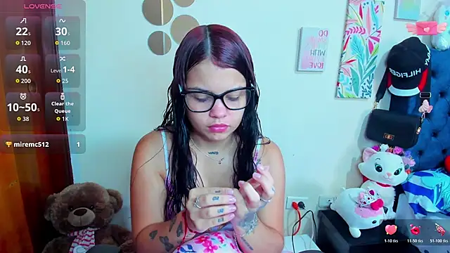 Snapshot of Emma_boo chatting on November 23, 4:06 pm Emma boo online show from November 23, 4:06 pm