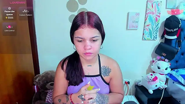 Snapshot of Emma_boo chatting on November 12, 11:58 am Emma boo online show from November 12, 11:58 am