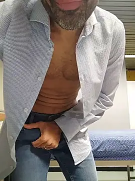 Snapshot of panco_pillo chatting on December 17, 6:13 pm panco pillo online show from December 17, 6:13 pm