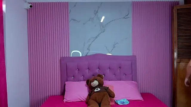 Snapshot of Missy_22 chatting on November 30, 3:02 pm Missy 22 online show from November 30, 3:02 pm