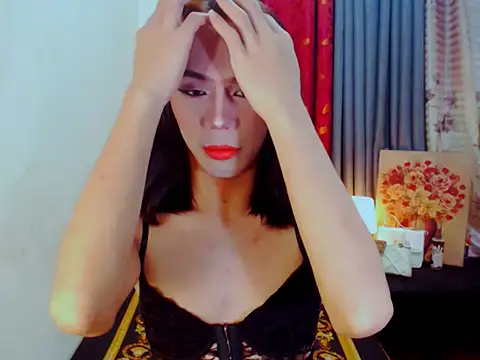 EXOTICGEORGINA online show from November 8, 9:29 pm