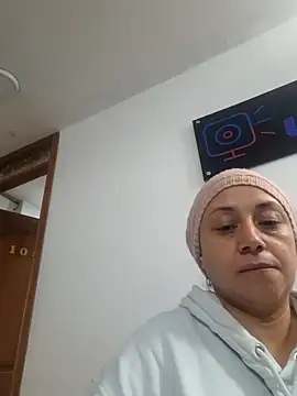 Snapshot of Caroline_belle chatting on November 8, 3:10 am Caroline belle online show from November 8, 3:10 am