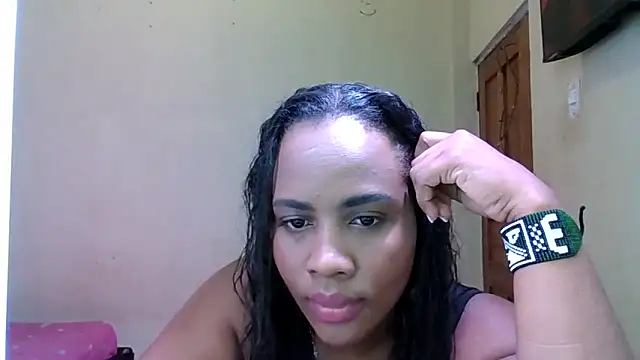 Snapshot of Diosa339 chatting on November 6, 2:43 pm Diosa339 online show from November 6, 2:43 pm