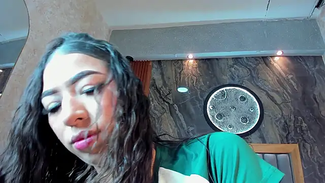 Snapshot of Ivy_Spicy chatting on November 8, 3:43 am Ivy Spicy online show from November 8, 3:43 am