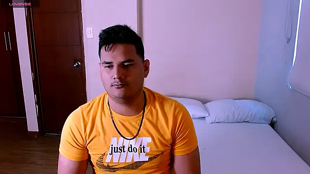 Snapshot of KingMoreno1 chatting on October 30, 12:58 pm KingMoreno1 online show from October 30, 12:58 pm