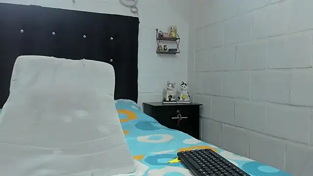 Snapshot of sexynova_93 chatting on July 6, 7:05 pm sexynova 93 online show from July 6, 7:05 pm