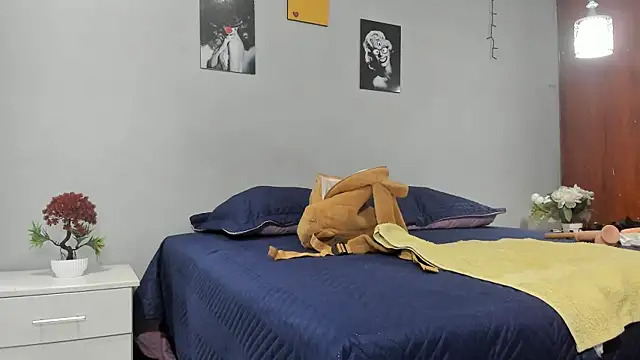 Snapshot of sexynova_93 chatting on November 13, 8:13 pm sexynova 93 online show from November 13, 8:13 pm