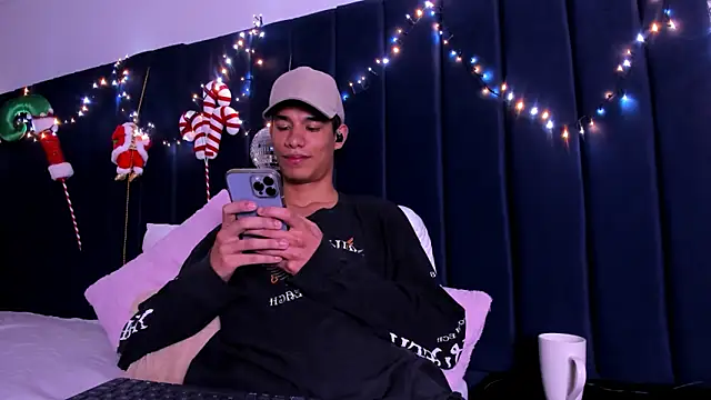 michael vidal online show from December 5, 4:00 am