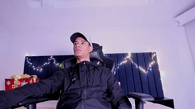 michael vidal online show from December 17, 4:17 am