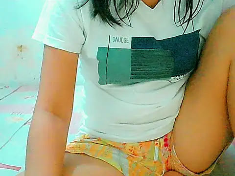 nhicole4u online show from November 9, 12:53 pm