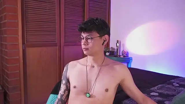 estmonnn online show from February 12, 1:49 am