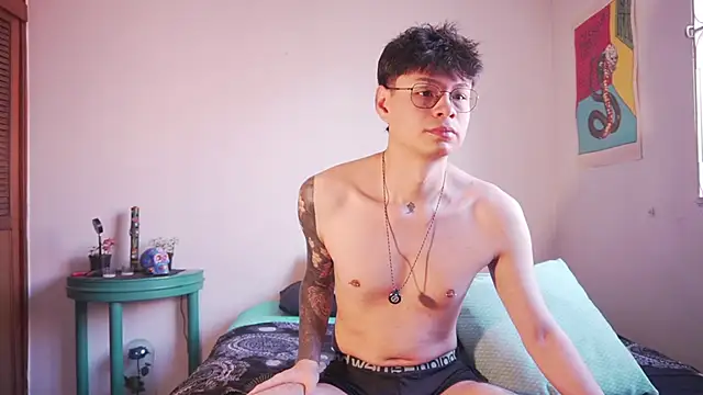 estmonnn online show from April 27, 1:09 pm