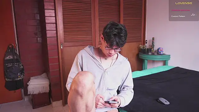 estmonnn online show from March 23, 3:56 pm