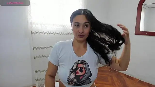 Isa-Giraldo online show from March 8, 1:47 pm