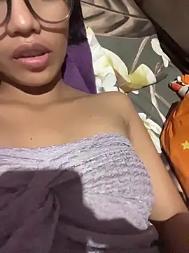 hottiebabe23 online show from November 3, 12:38 am