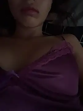 Snapshot of hottiebabe23 chatting on January 19, 8:18 am hottiebabe23 online show from January 19, 8:18 am