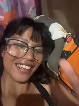 hottiebabe23 online show from November 17, 11:53 pm