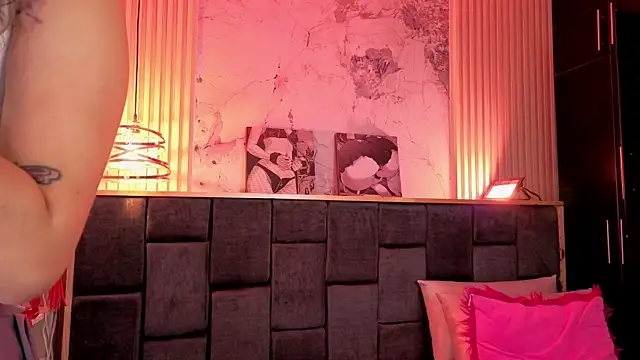 Im-Lola online show from February 23, 9:04 pm