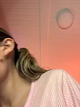 Im-Lola online show from February 25, 8:19 pm