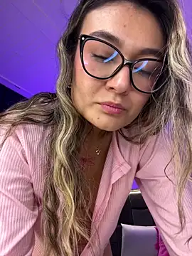 Im-Lola online show from December 13, 8:04 pm