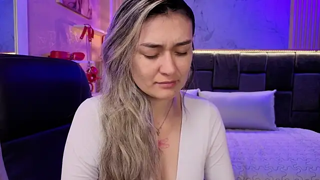 Im-Lola online show from November 21, 8:19 pm