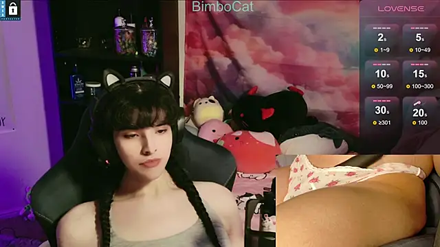 Snapshot of BimboCat chatting on November 15, 3:43 am BimboCat online show from November 15, 3:43 am